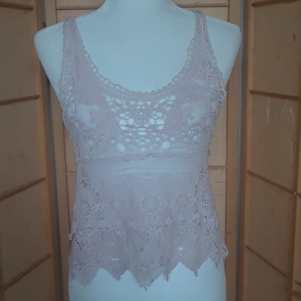 Roommates sheer pink embroidered tank top size m